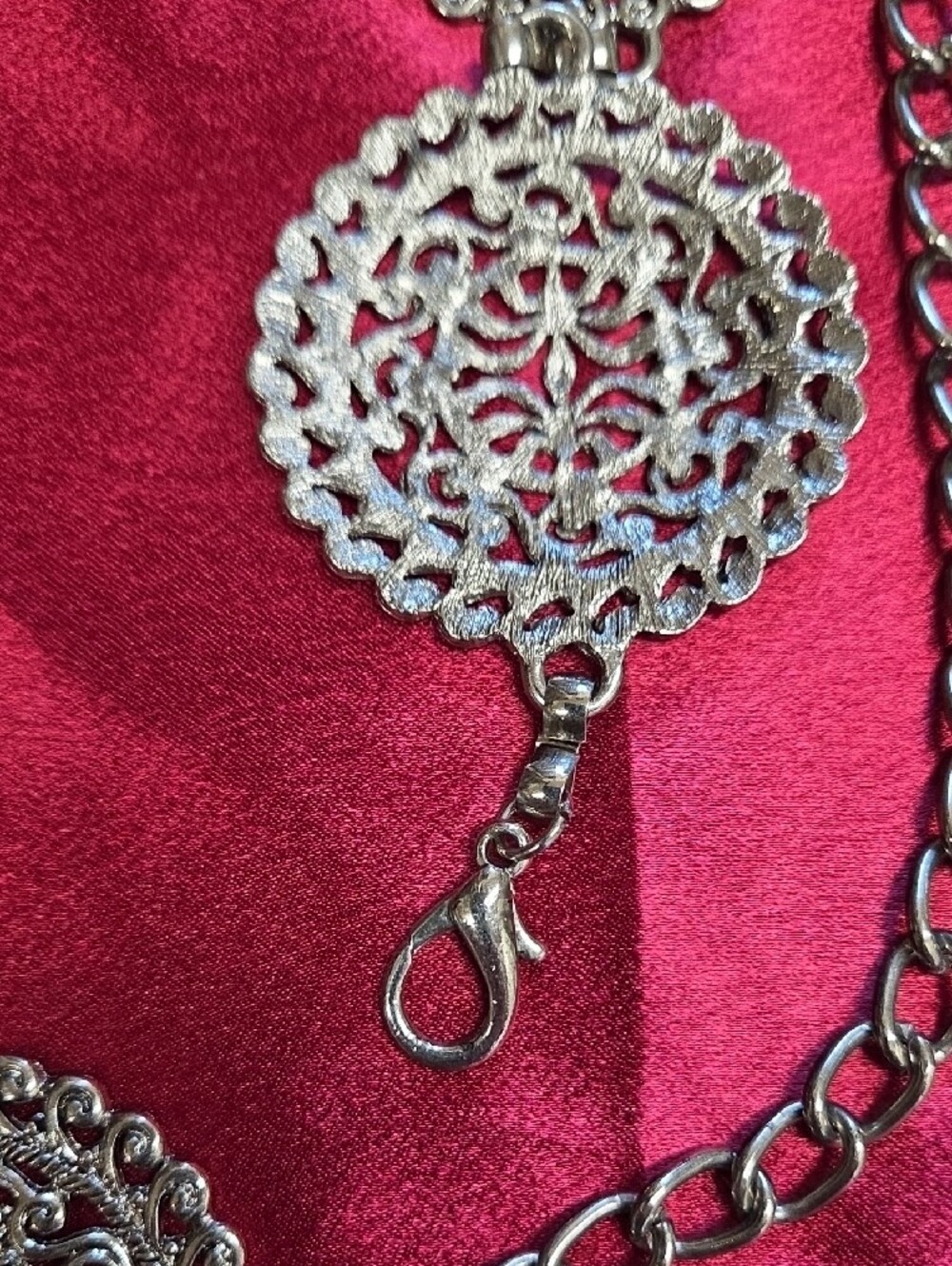 Vintage-Inspired Silver Filigree Link Belt - Picture 3 of 3